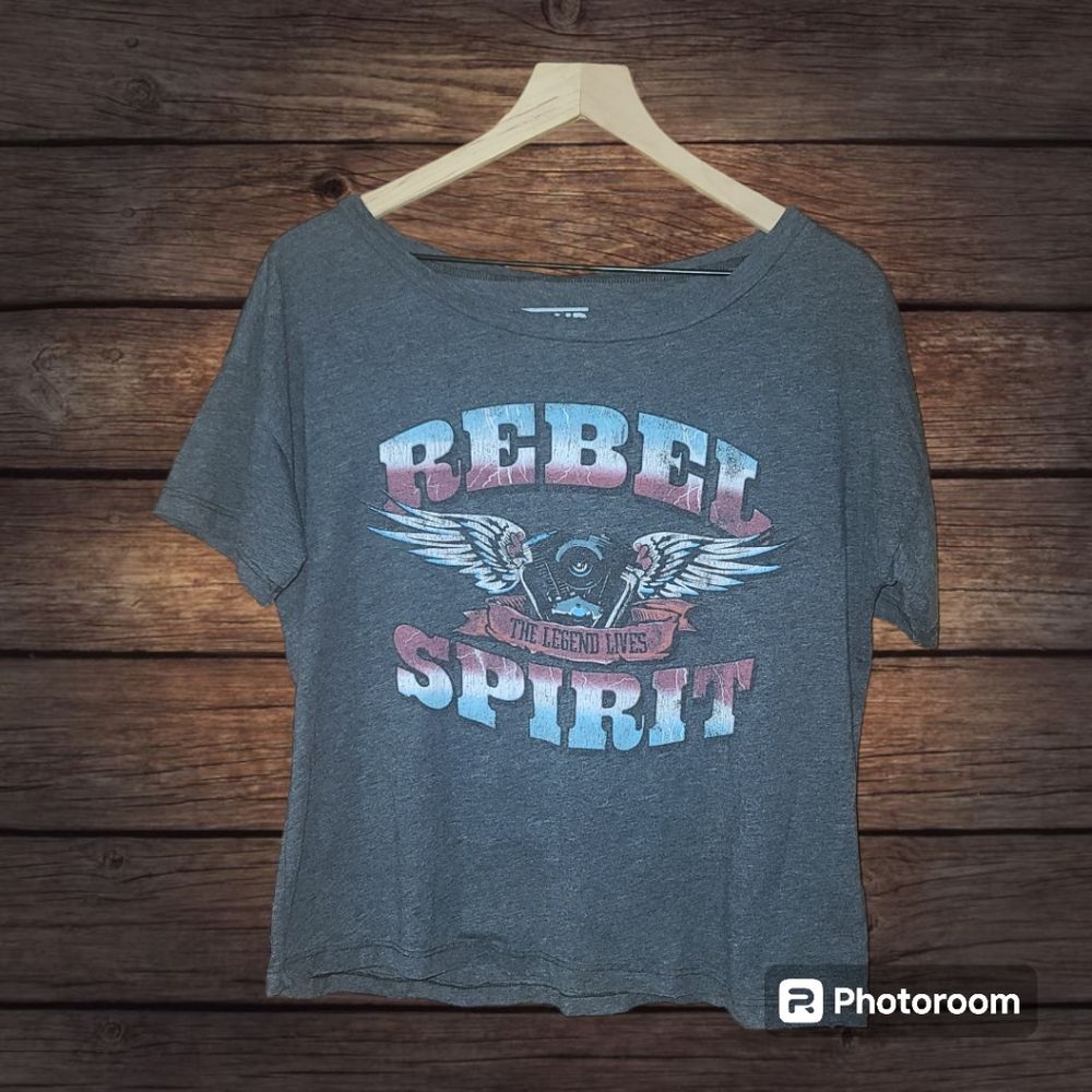 Courtship & Suitors Rebel Spirit Graphic Tee Size S